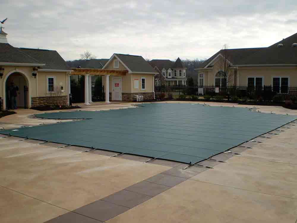 RuggedMesh Mesh Rectangular Safety Pool Cover 20 x 40 Feet, 4 x 8 Feet Left 4-Foot Offset Step